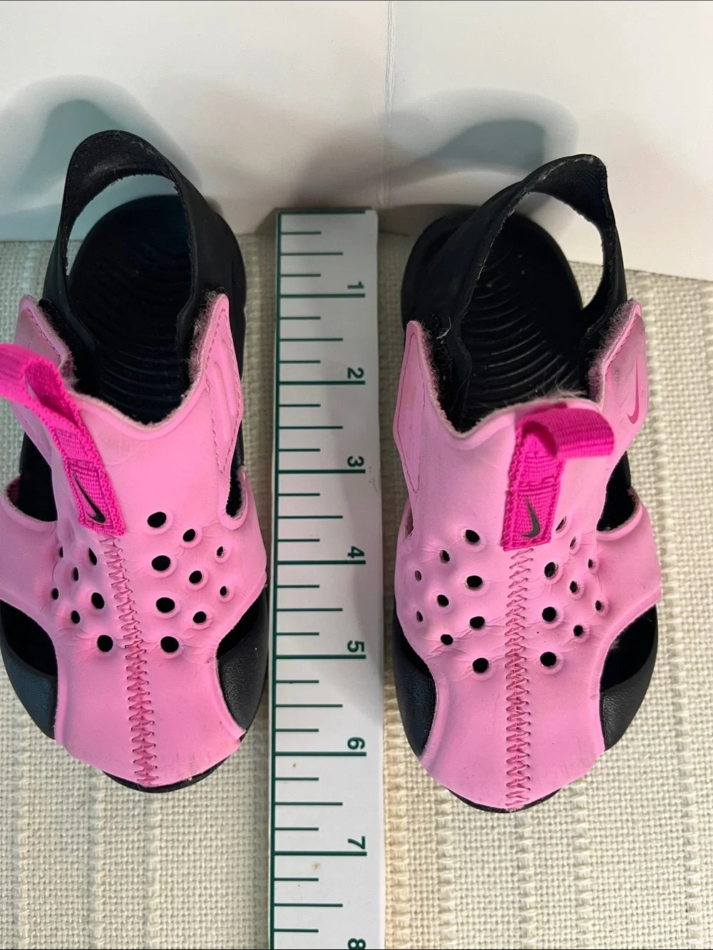 Nike Kids Pink & Black Water Sandals, toddler size 7 child, Swish, lightweight